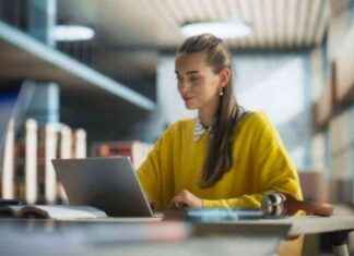 The Future of Online Learning: A 2024 Outlook with Alice Thompson and Ross Stevenson. news-14082024-162307