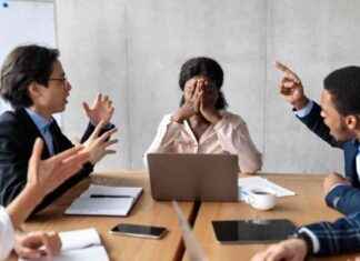 Identifying and Managing Gaslighting in the Workplace: A Guide for Managers news-18082024-123911