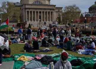 Navigating High-Stakes Negotiations: Columbia’s Talks with a Major Donor news-19082024-125530