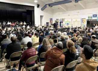 Engaging Students Through Music: Pacifica’s Singing Principal engaging-students-through-music-pacificas-singing-principal