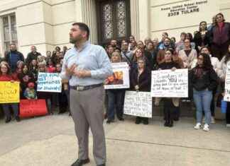 Fresno Unified Teachers Condemn District Plan to Cut Extra Class Time fresno-unified-teachers-condemn-district-plan-to-cut-extra-class-time