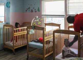 Talking with Young Children Boosts Development: Serve and Return Strategy talking-with-young-children-boosts-development-serve-and-return-strategy