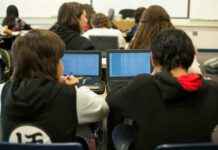 Maximizing the Benefits of AI in Schools through Strong Local Leadership maximizing-the-benefits-of-a-in-schools-through-strong-local-leadership