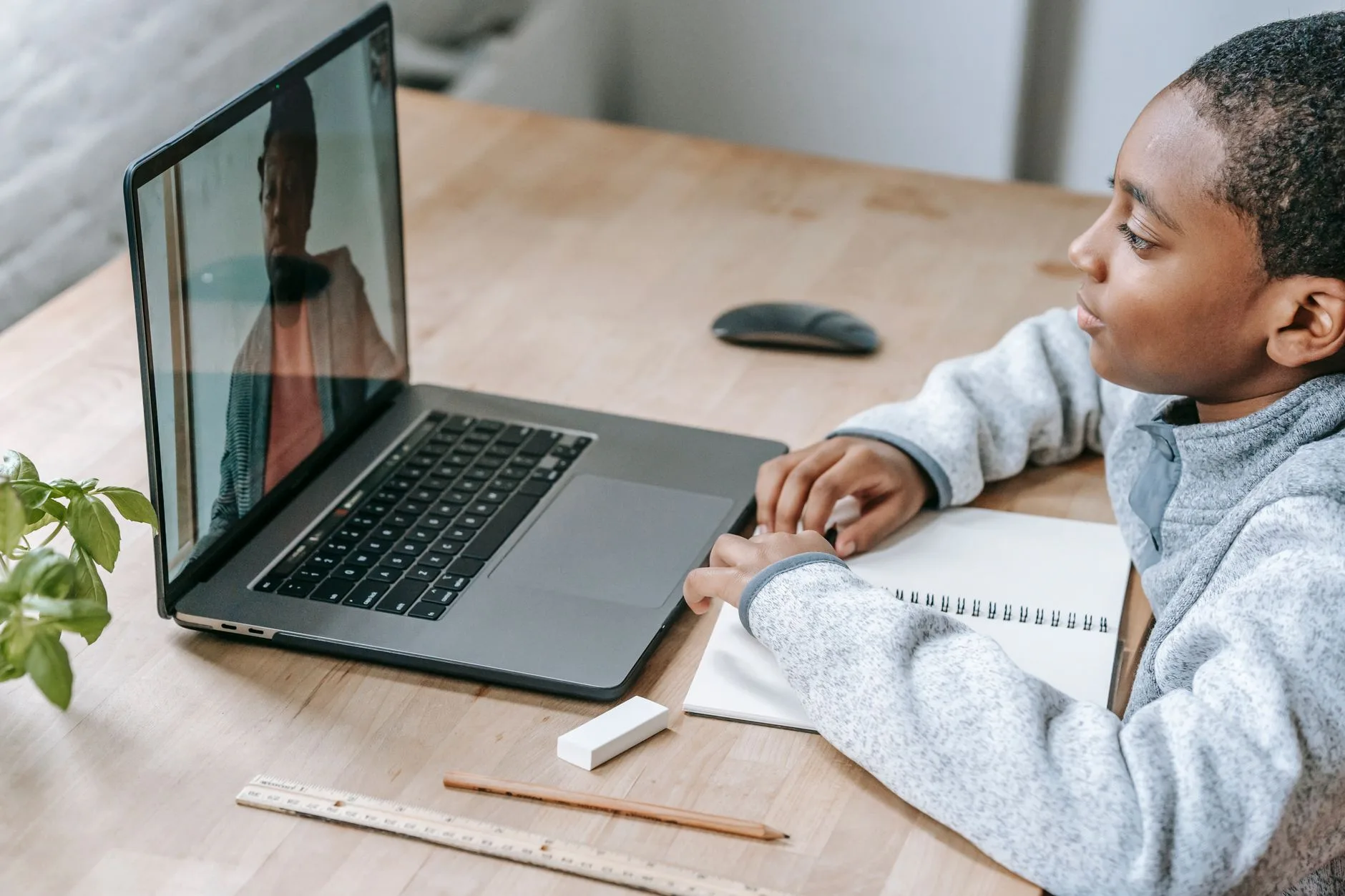 Learning from 50x OGame Server: a practical guide for educators